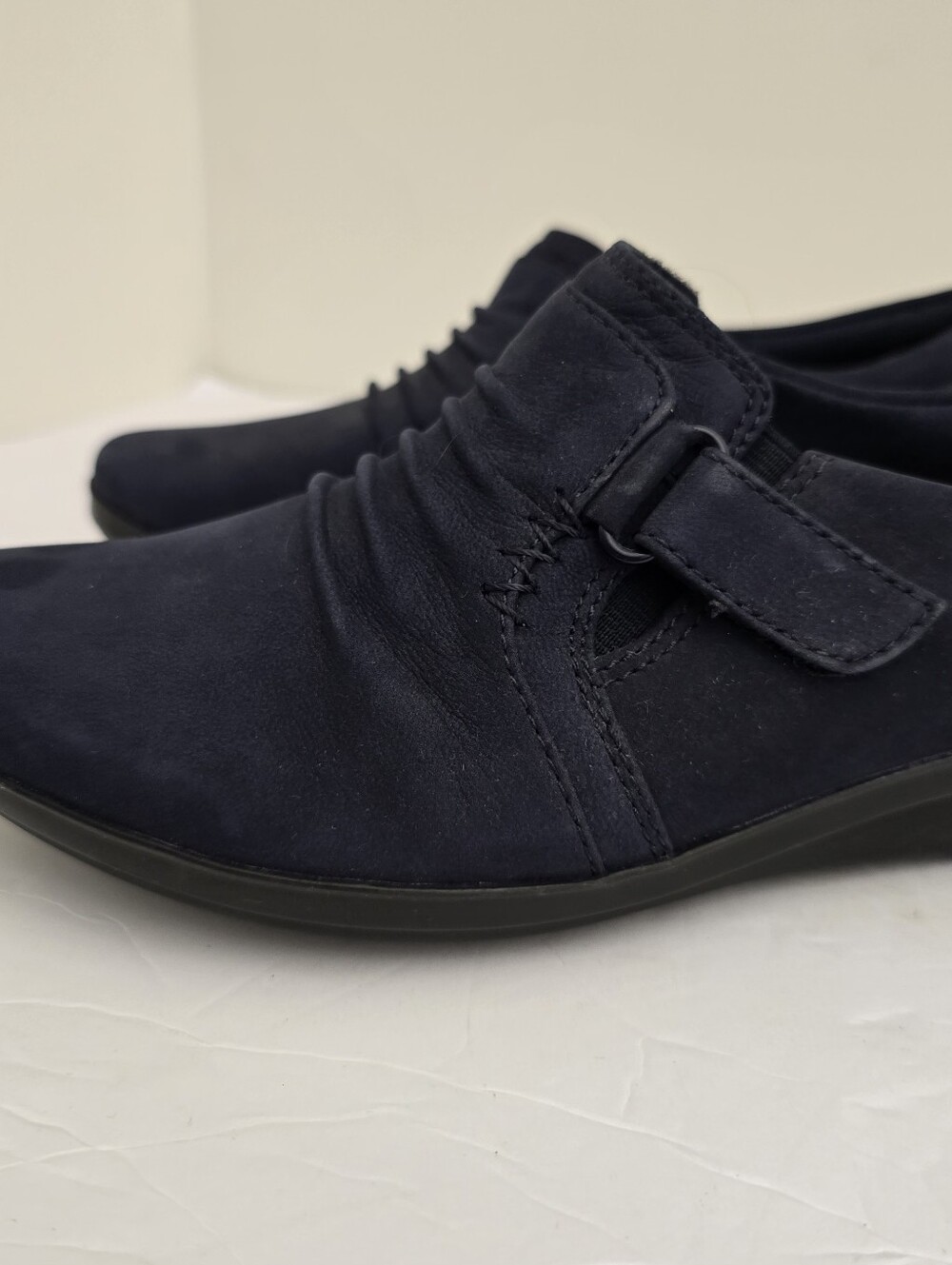 CLARKS size 7W Everlay Coda Leather Suede Cushion Soft Loafers Navy Blue - Picture 2 of 13